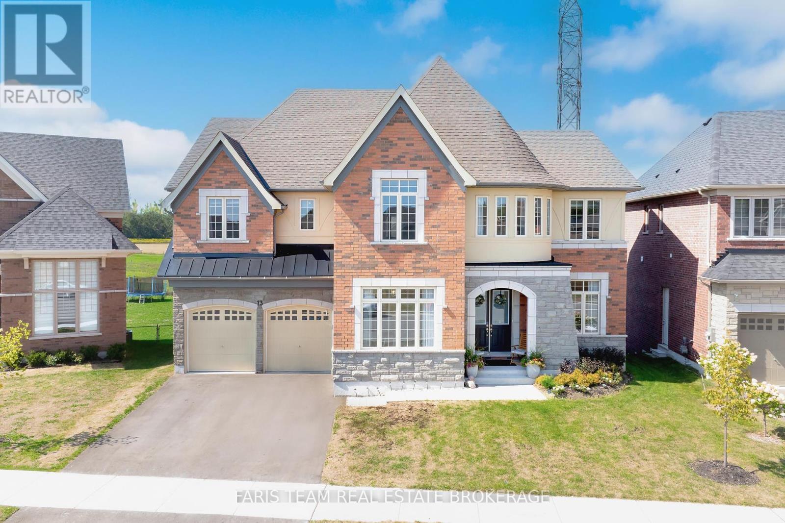 13 Sanford Cir, Springwater, ON L9X 2A8