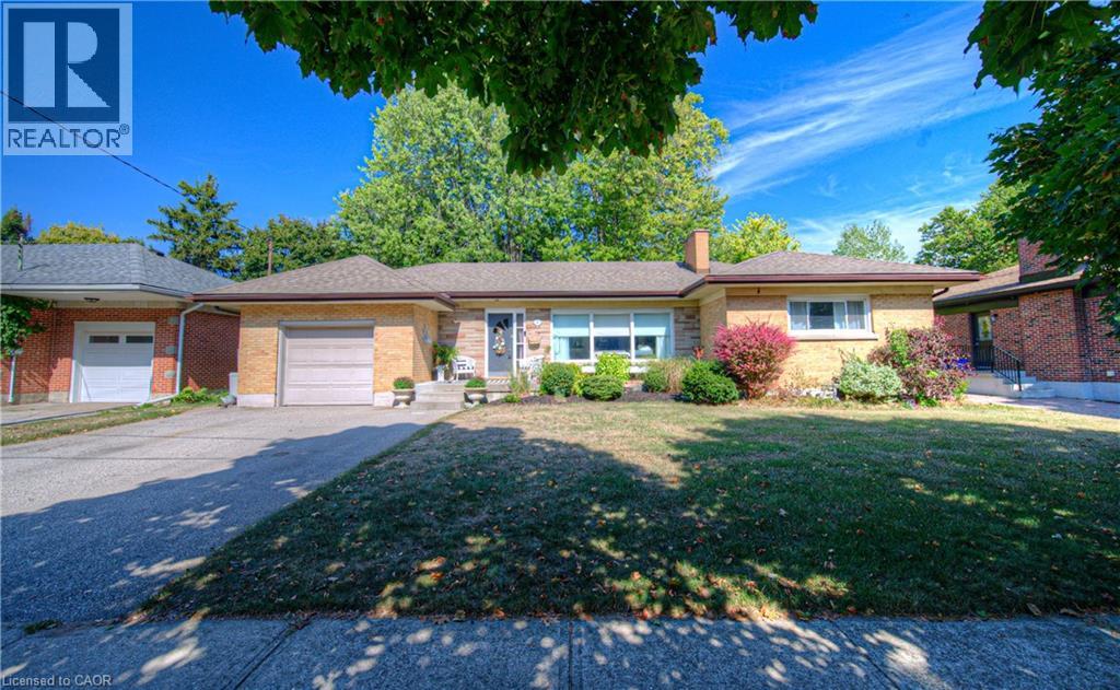 38 Kingsway Cres, Brantford, ON N3R 1M7
