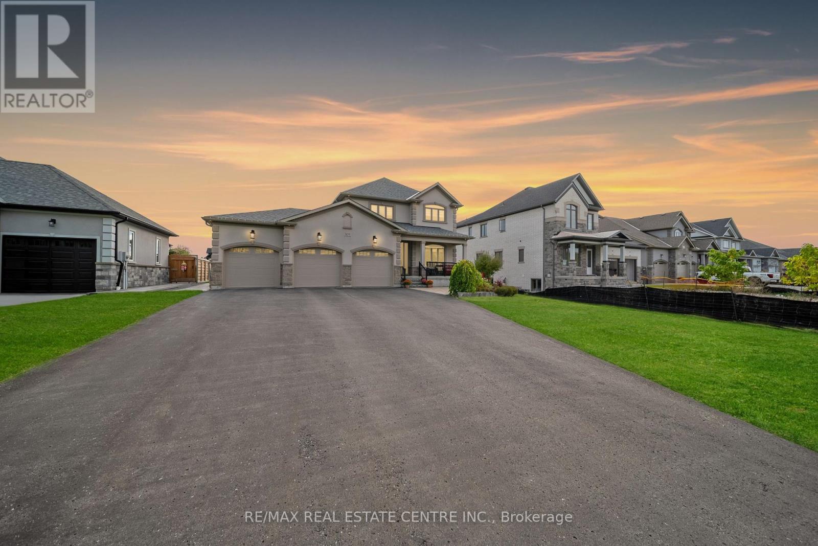 303 Sunnybrae Ave, Innisfil, ON L9S 1E5