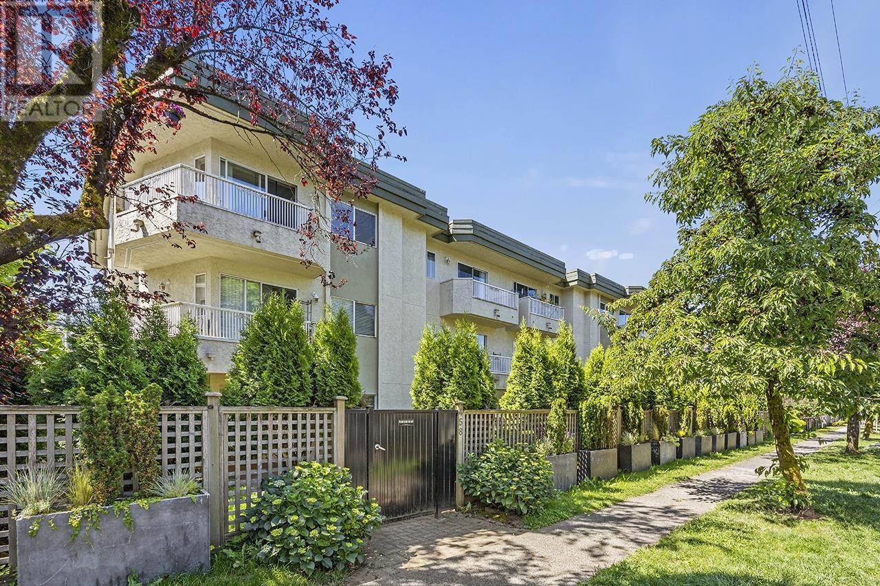 458 E 43rd Avenue Unit 302, Vancouver, BC V5W 1T4
