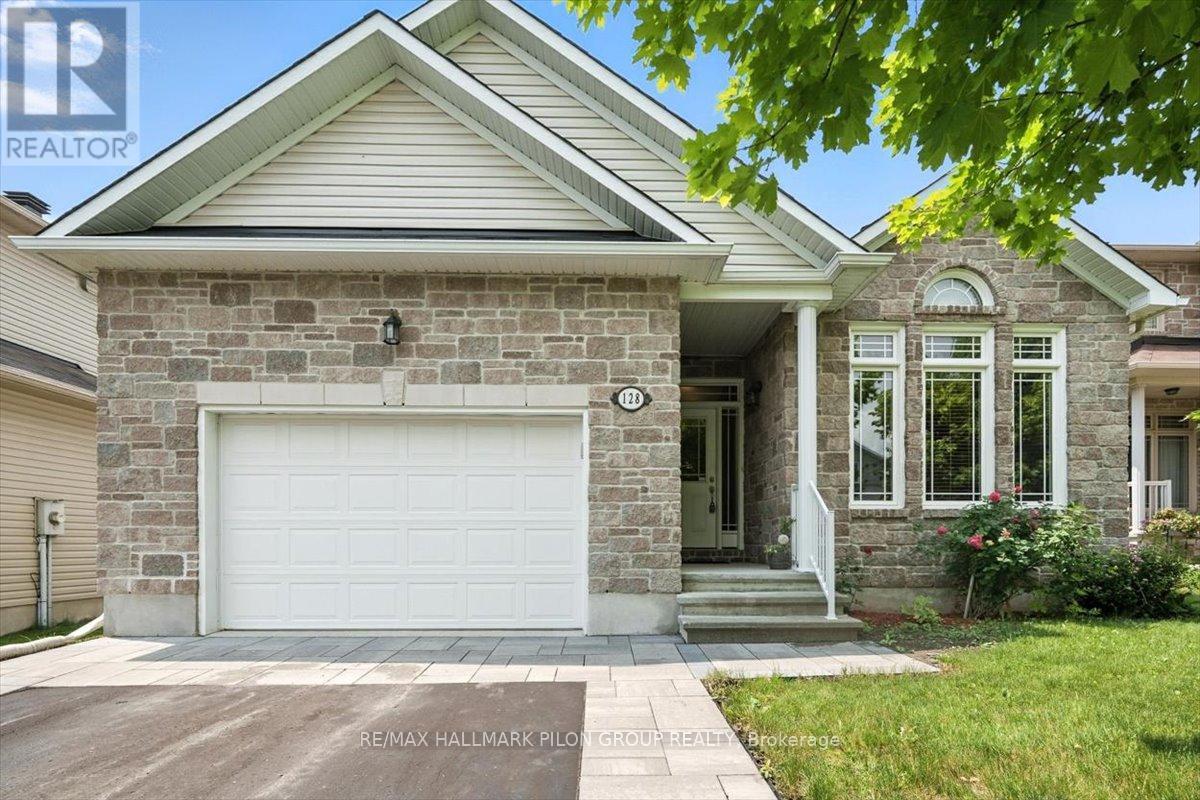 128 Topaze Cres, Clarence-Rockland, ON K4K 1J6