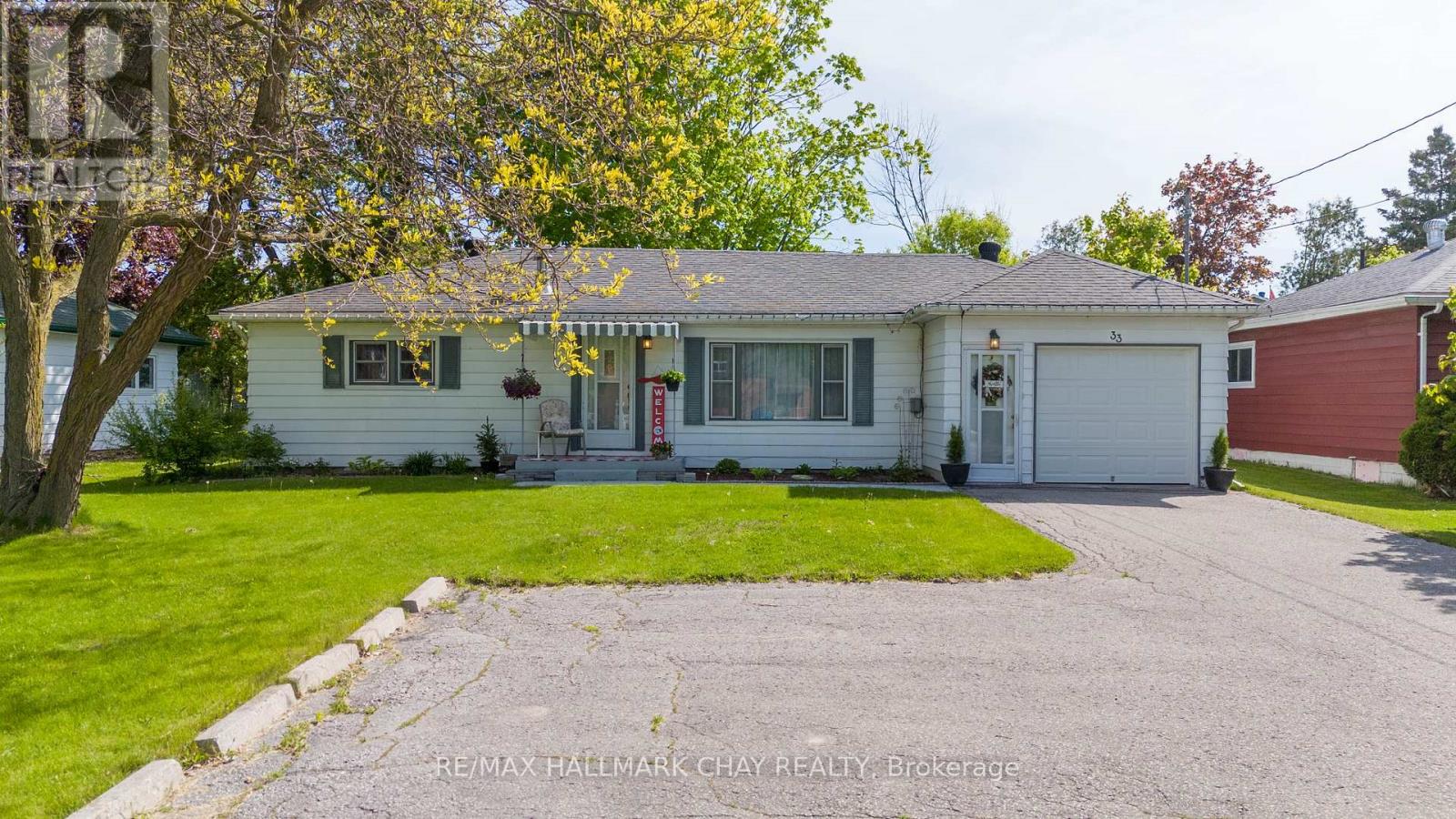 33 Yonge St N, Springwater, ON L0L 1P0