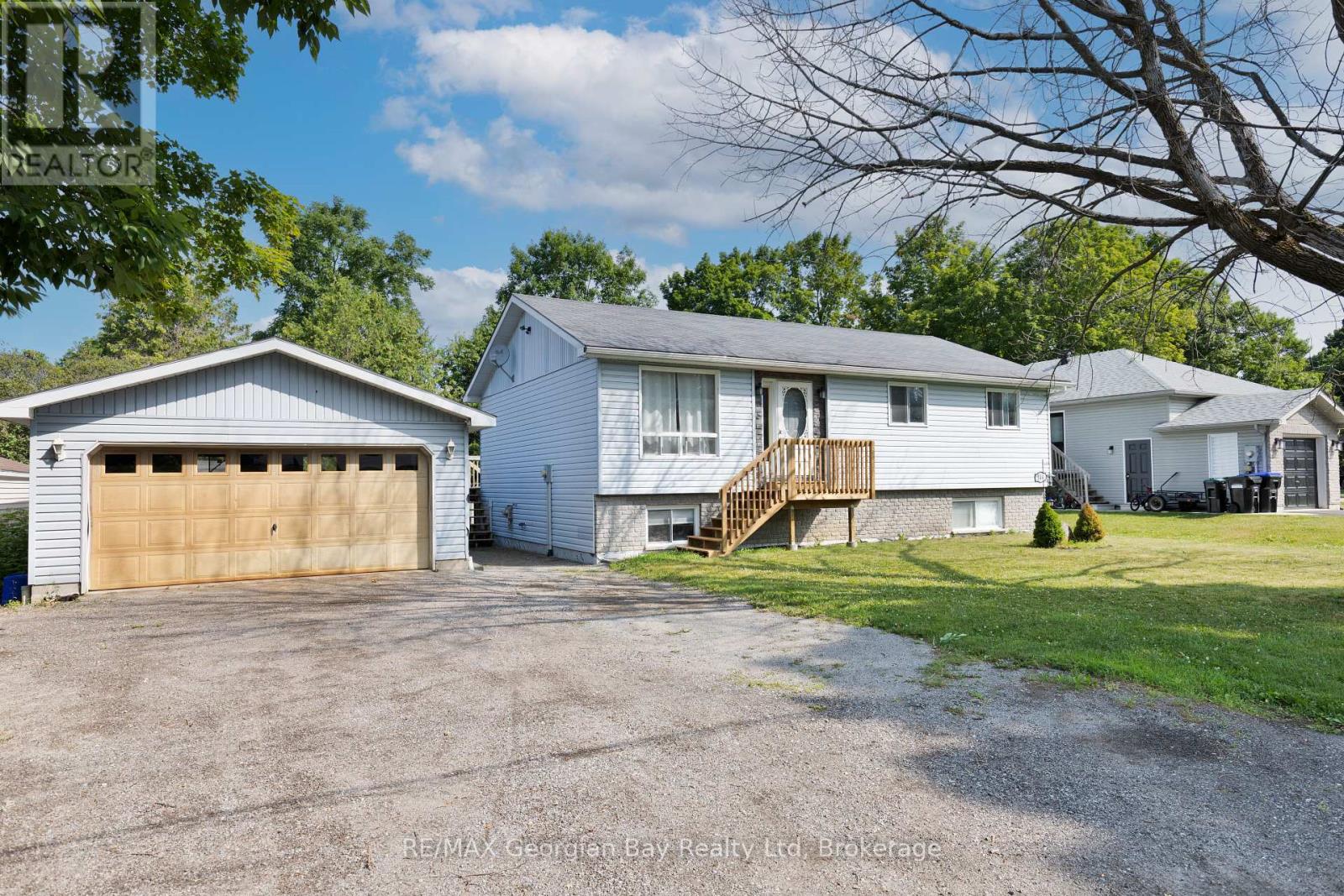 144 George St, Tay, ON L0K 2A0