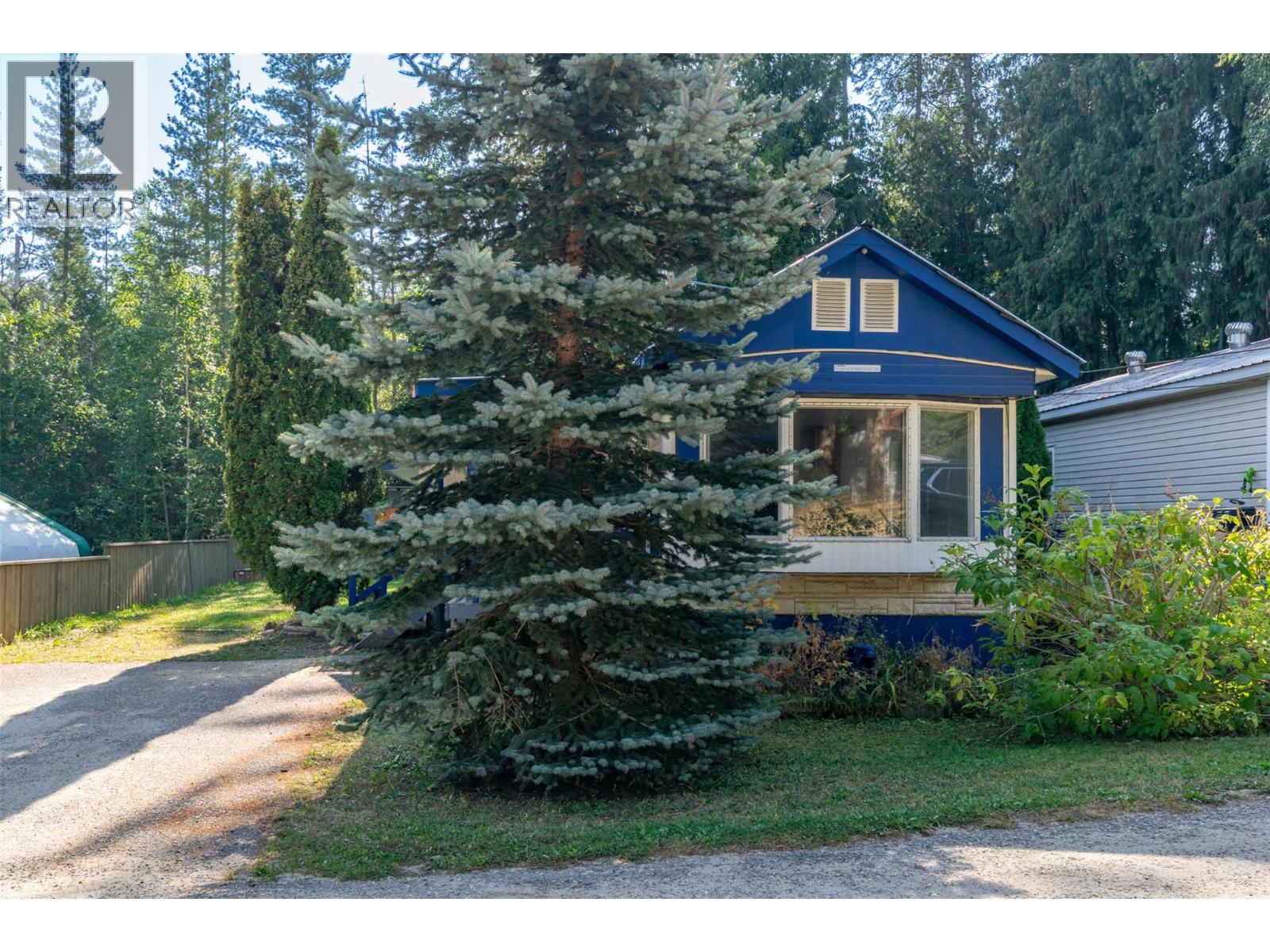 5235 Shaw Road Se Unit 8, Salmon Arm, BC V1E 4M3