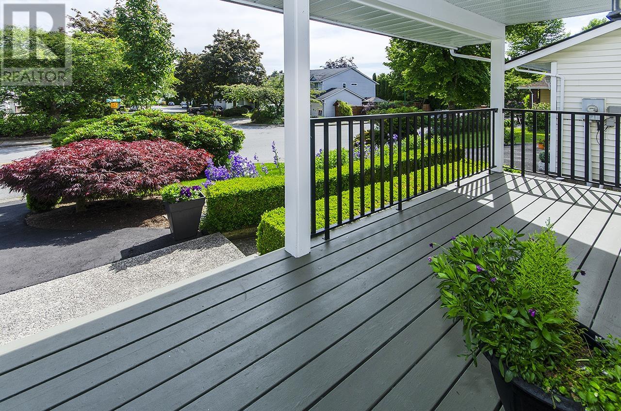 3370 Garibaldi Dr, North Vancouver, BC V7H 2S4