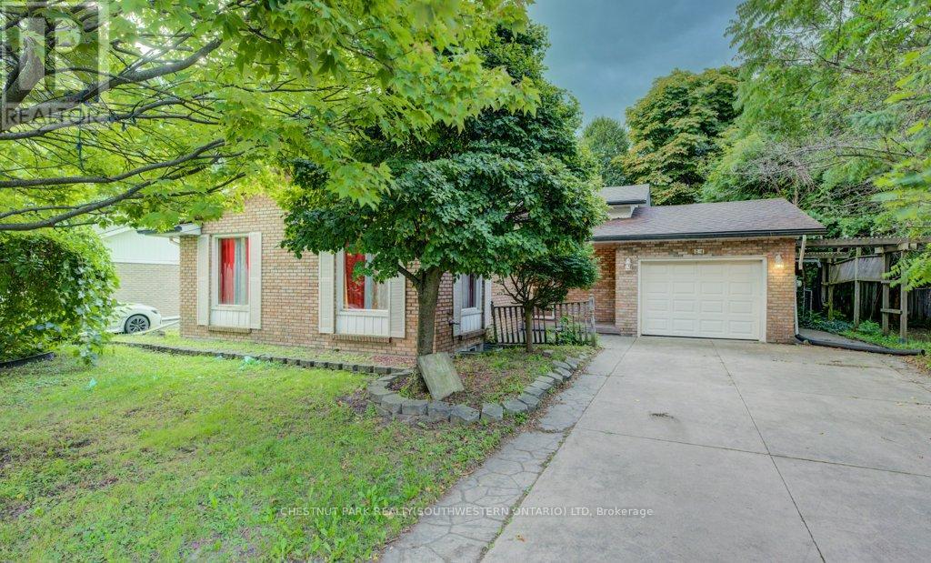 24 Mcgill St, Welland, ON L3C 3L3
