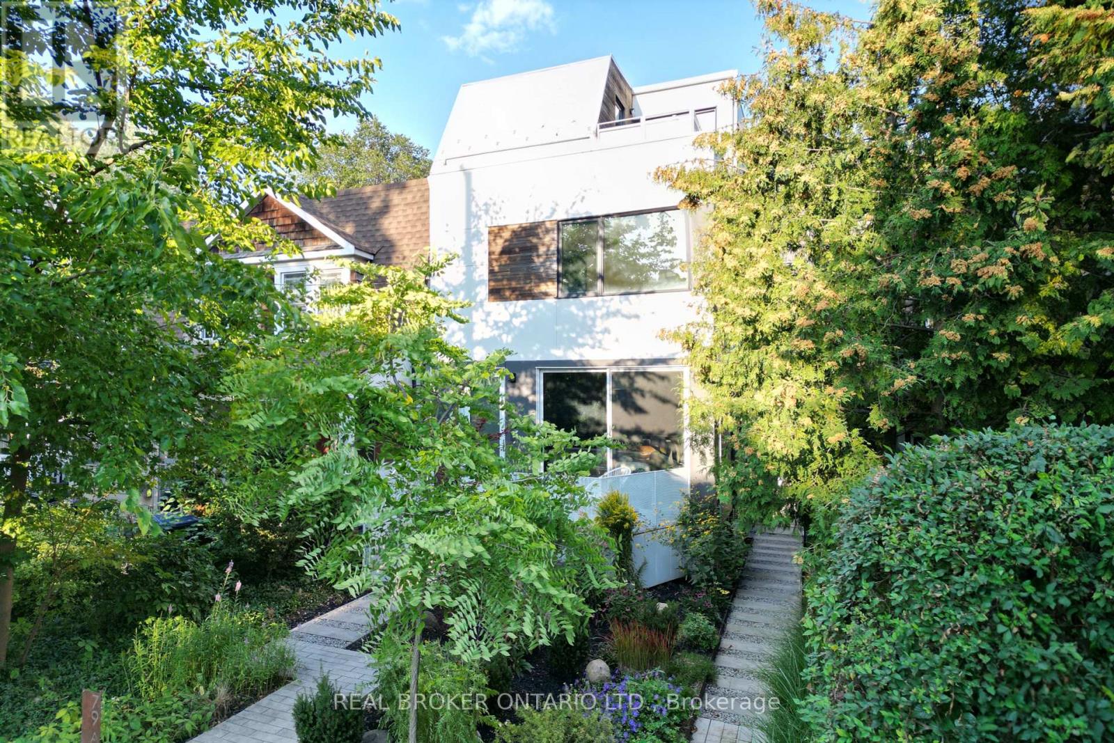 79 Eaton Ave A Ave, Toronto, ON M4J 2Z4