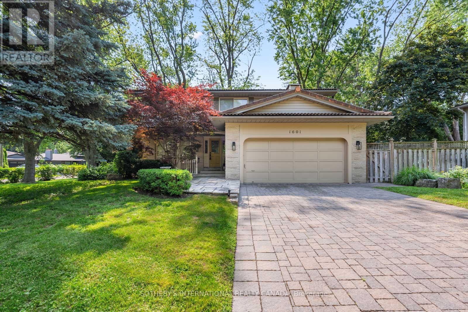 1601 Calumet Pl, Mississauga, ON L5J 3B1