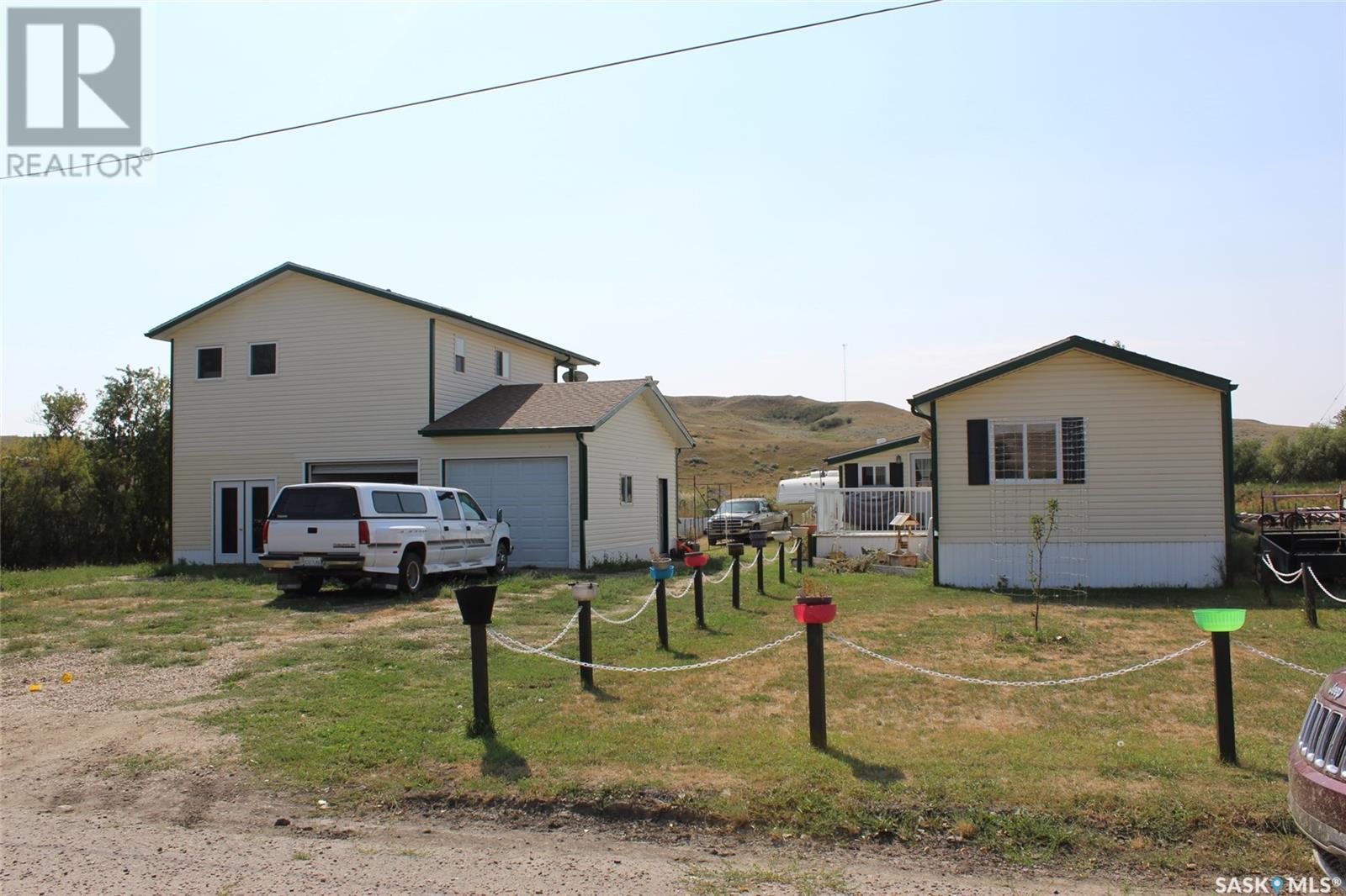 714 Railway Street Unit 714, Eastend, SK S0N 0T0