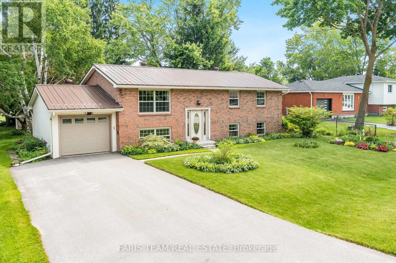 13 Jardine Cres, Clearview, ON L0M 1G0