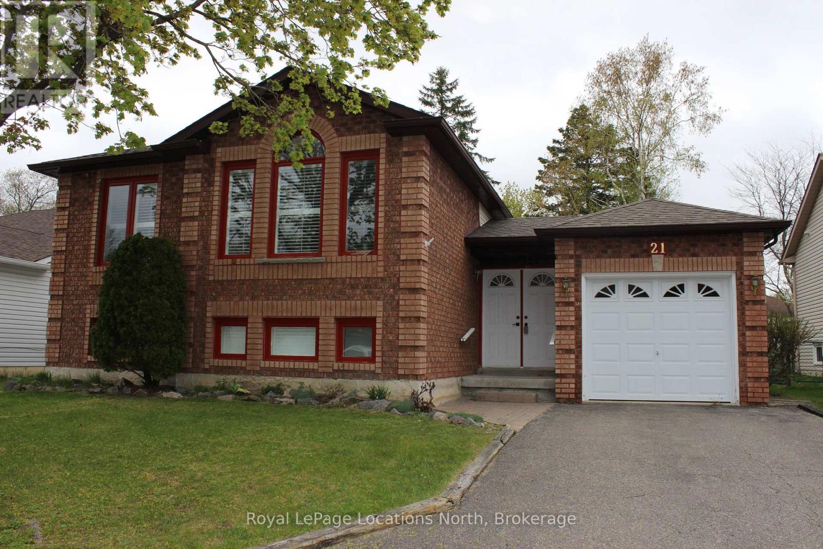 21 Langevin Dr, Wasaga Beach, ON L9Z 1C6