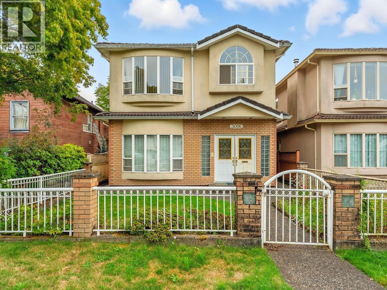 3056 Adanac St, Vancouver, BC V5K 2N7