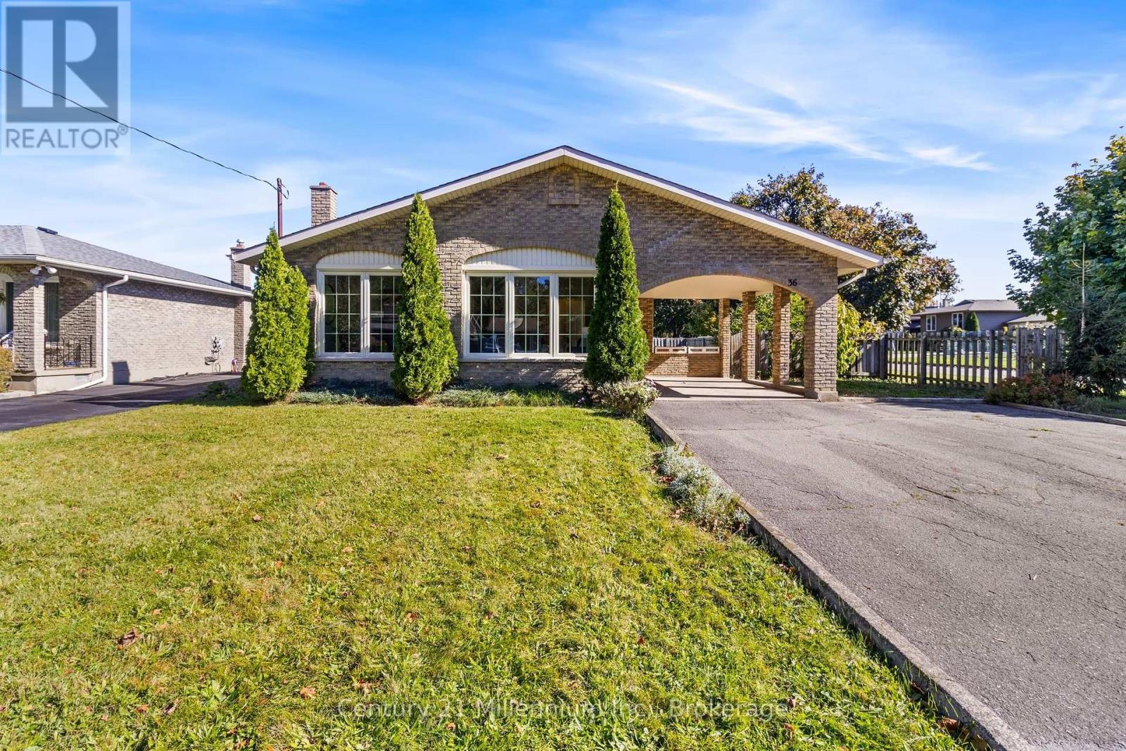 36 Shoreline Dr, St. Catharines, ON L2N 3W1
