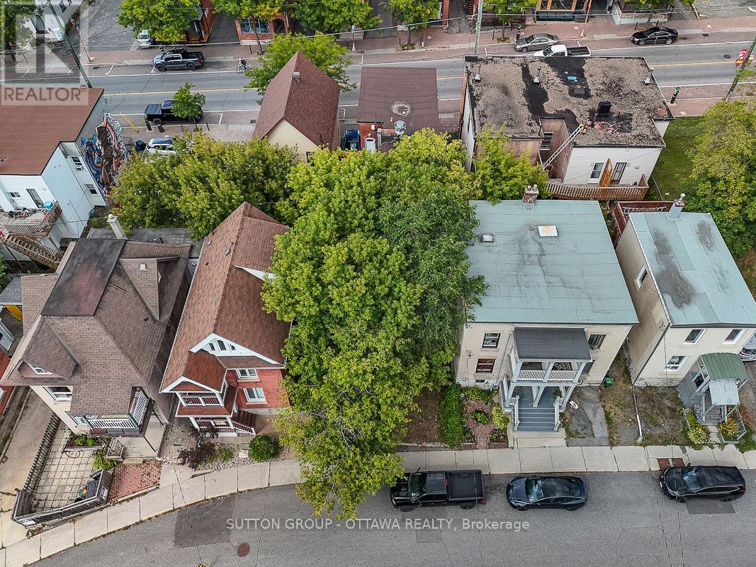 133 Eccles St, Ottawa, ON K1R 6S7