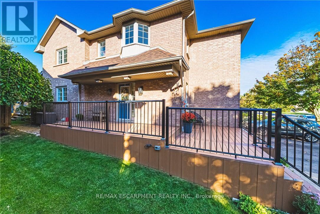 55 Morwick Dr, Hamilton, ON L9G 4Y4