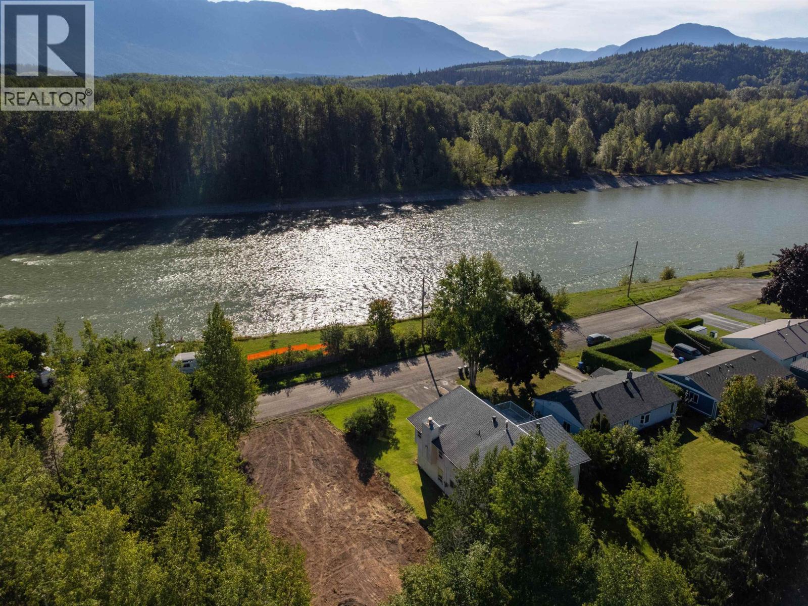 2413 Kerr St, Terrace, BC V8G 2X7