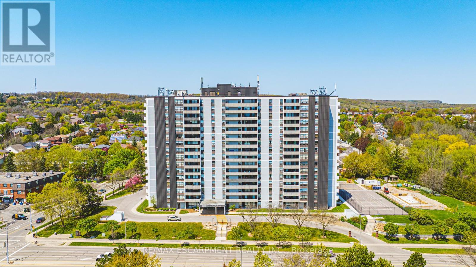 1403 2055 Upper Middle Rd, Burlington, ON L7P 3P4