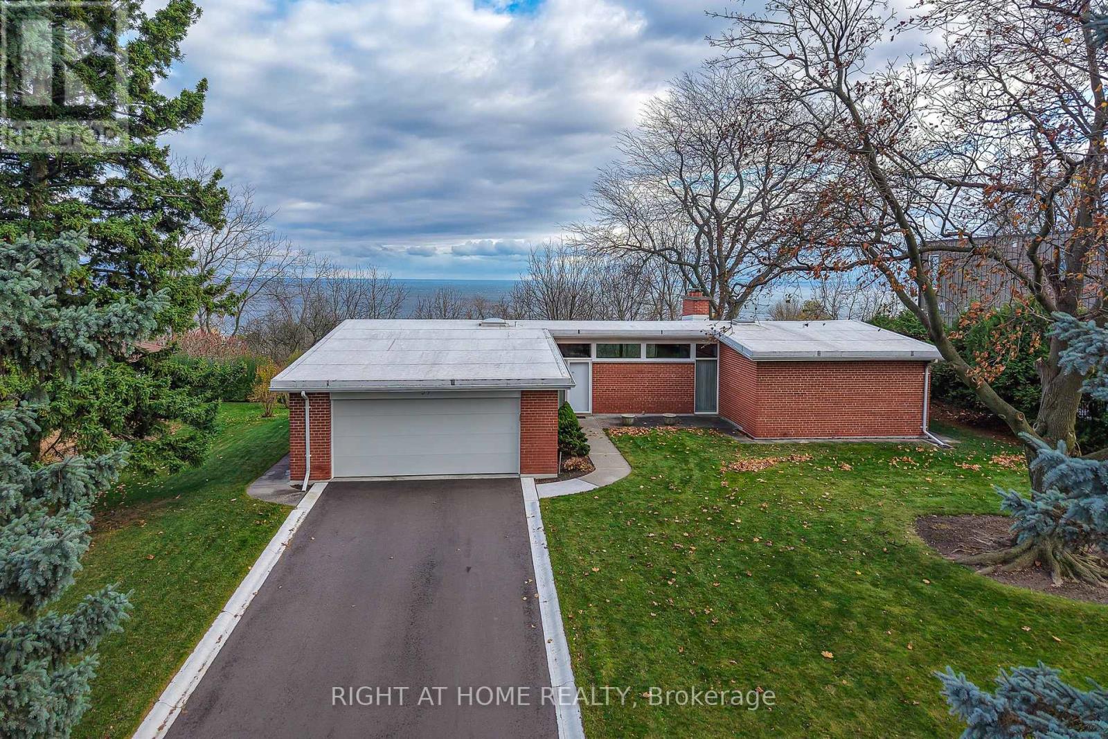 59 Hill Cres, Toronto, ON M1M 1J3