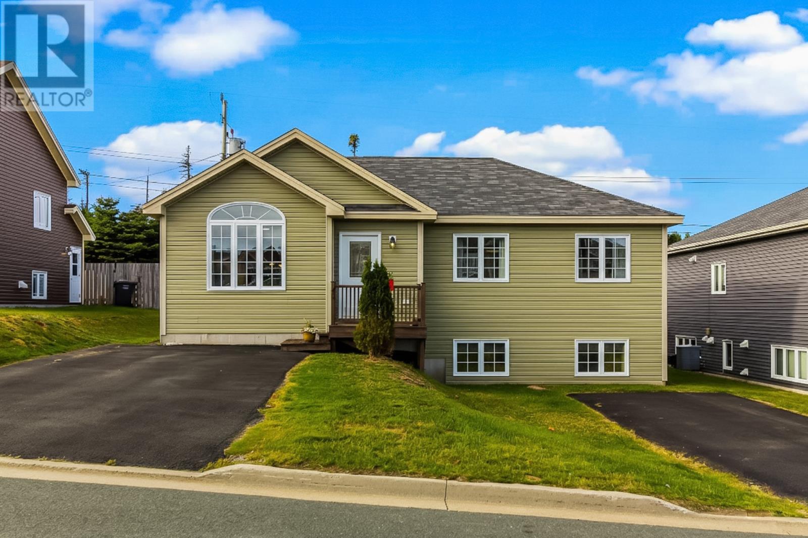 40 Seascape Dr, Paradise, NL A1L 0K8