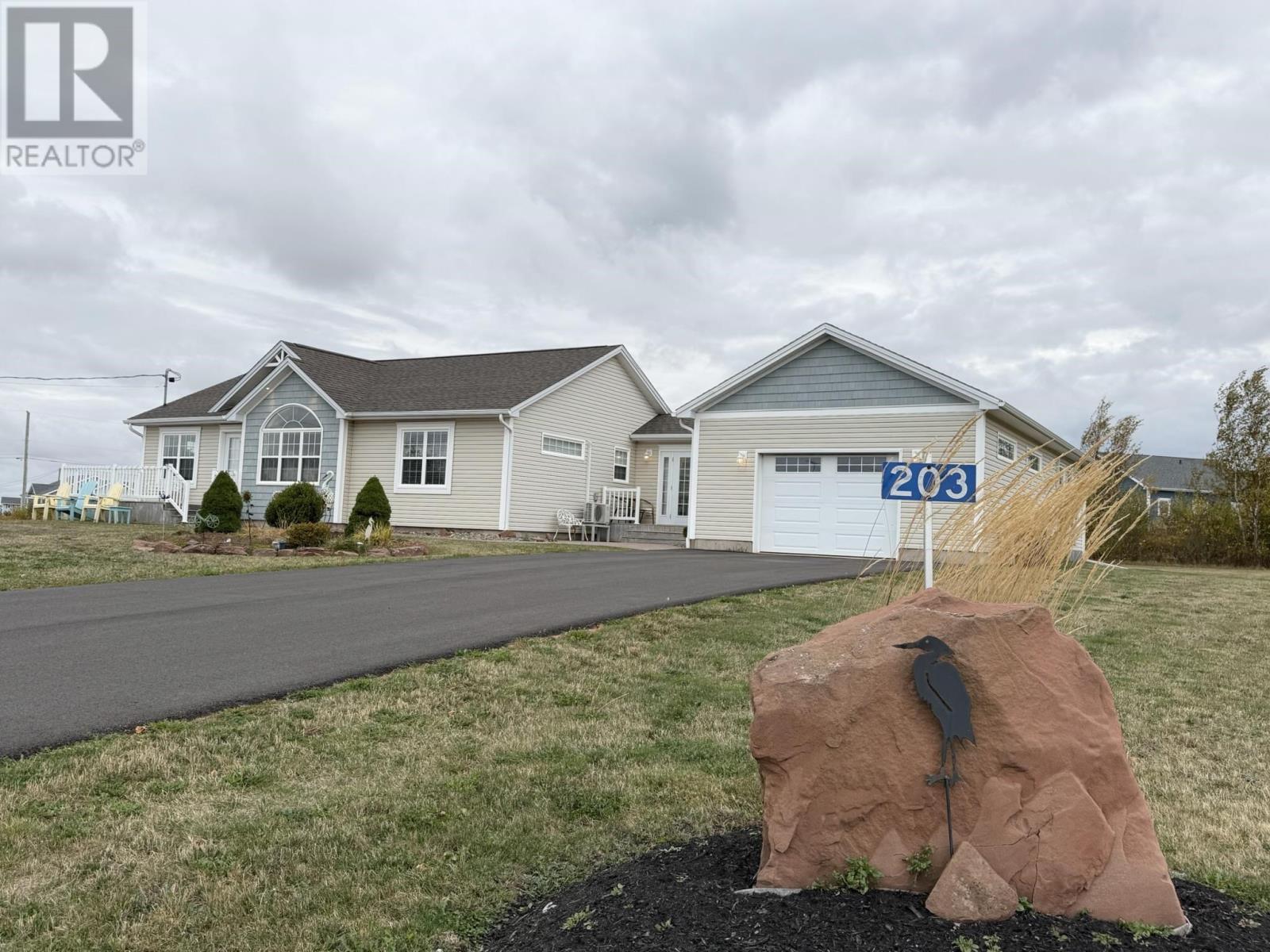 203 Dunes View Dr, Brackley Beach, PE C1E 2R4