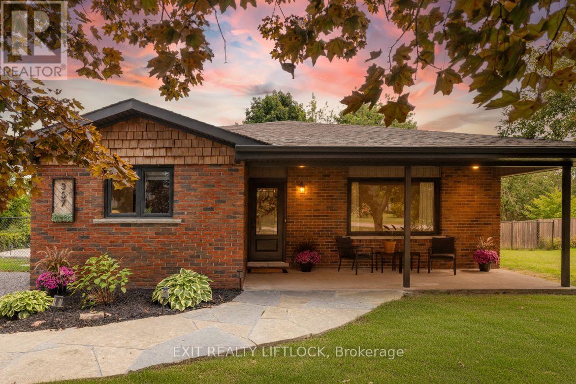 357 Simons Ave Ward 5 Ave #ward 5, Peterborough, ON K9K 1E8