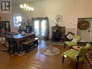114 Clifford St, Taber, AB T1G 2E4
