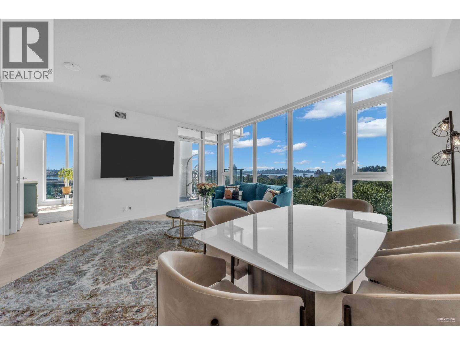 1401 Hunter Street Unit 1406, North Vancouver, BC V7J 0E2