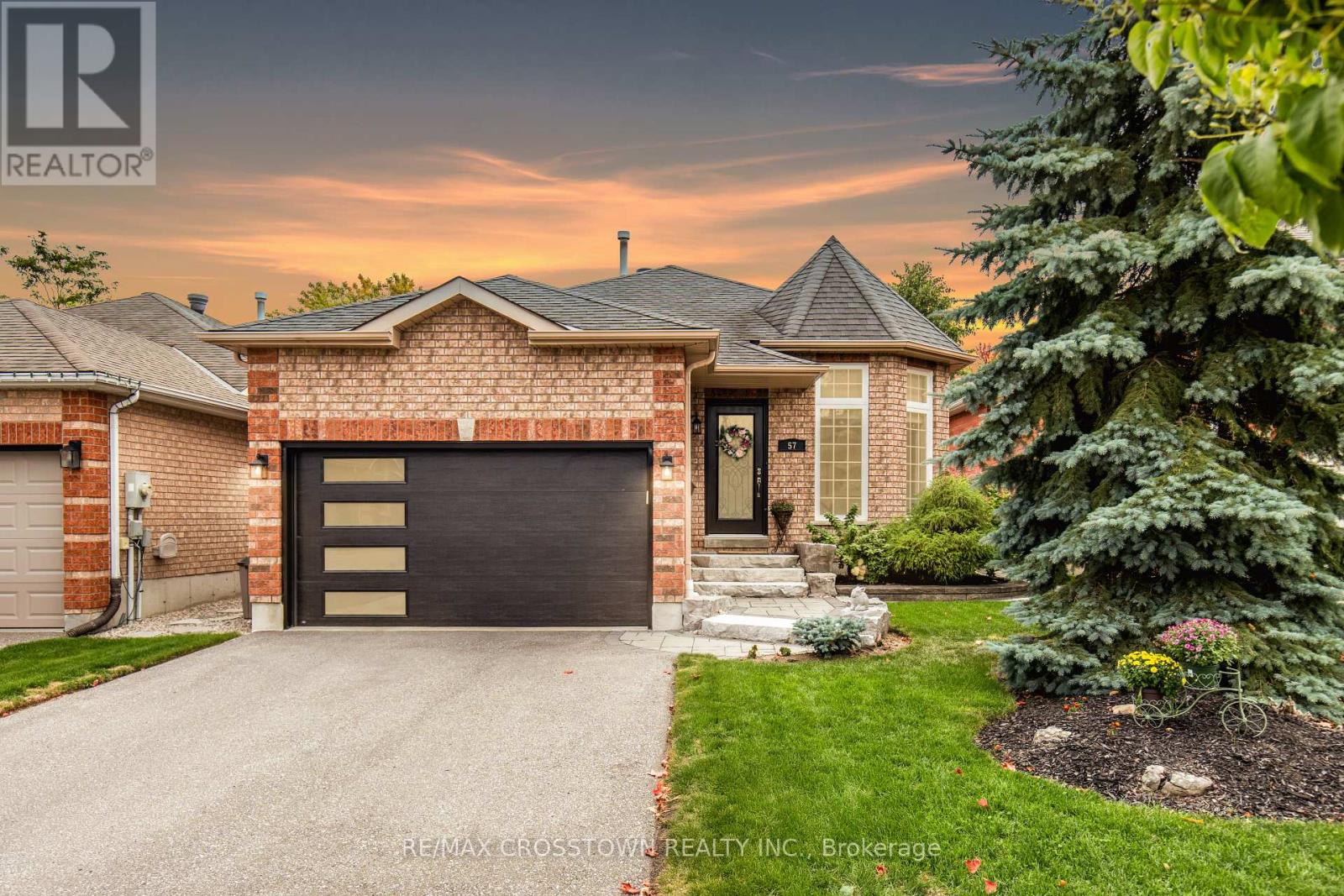 57 Forest Dale Dr, Barrie, ON L4M 6M7