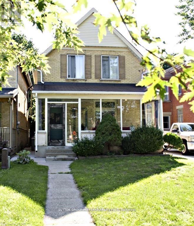 681 Colborne St, London, ON N6A 3Z4