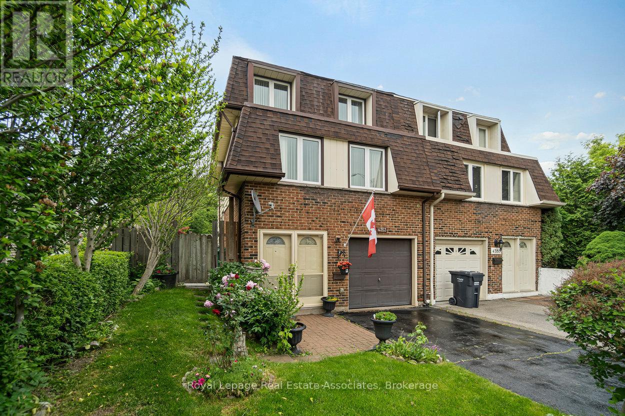 4353 Brandon Gate Dr, Mississauga, ON L4T 3K6