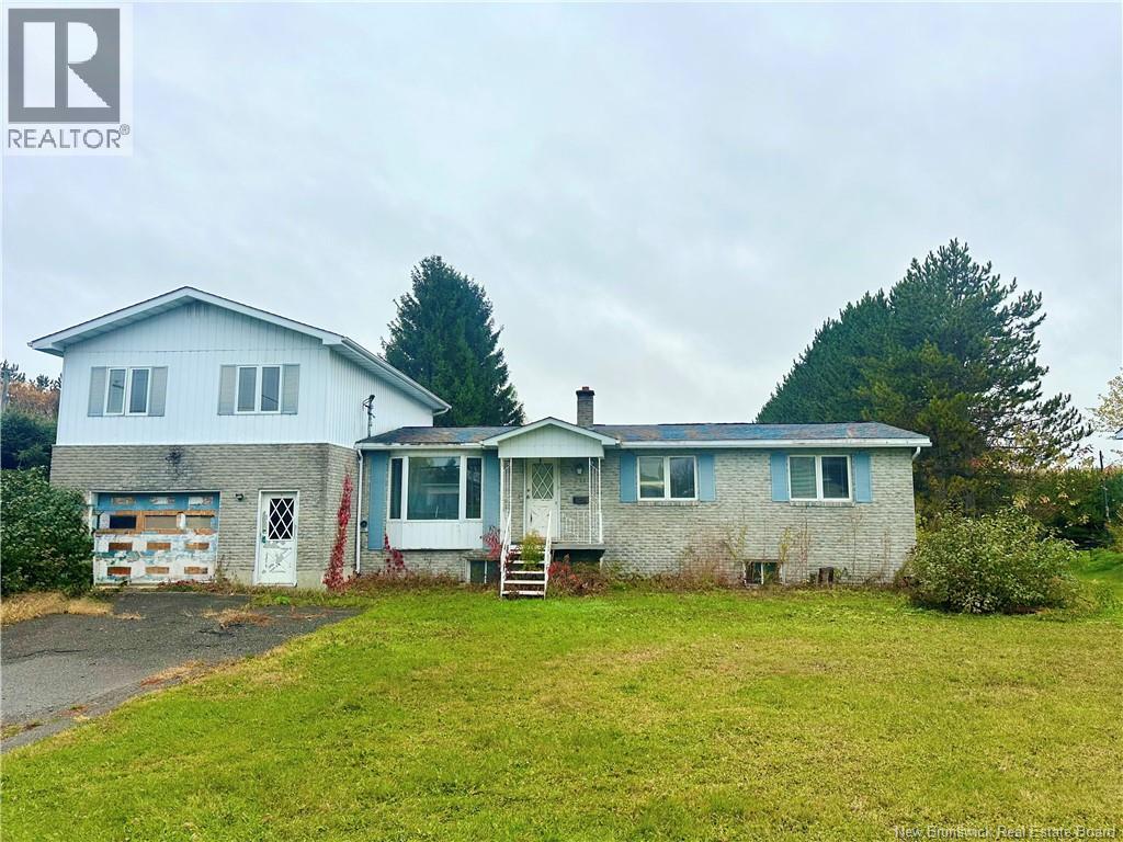 211 Beaulieu St, Grand-saultgrand Falls, NB E3Y 1E3