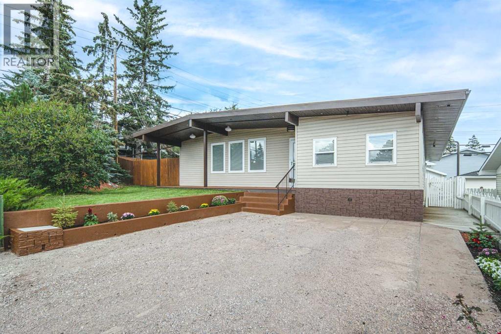 5808 Dalton Dr NW, Calgary, AB T3A 1C6