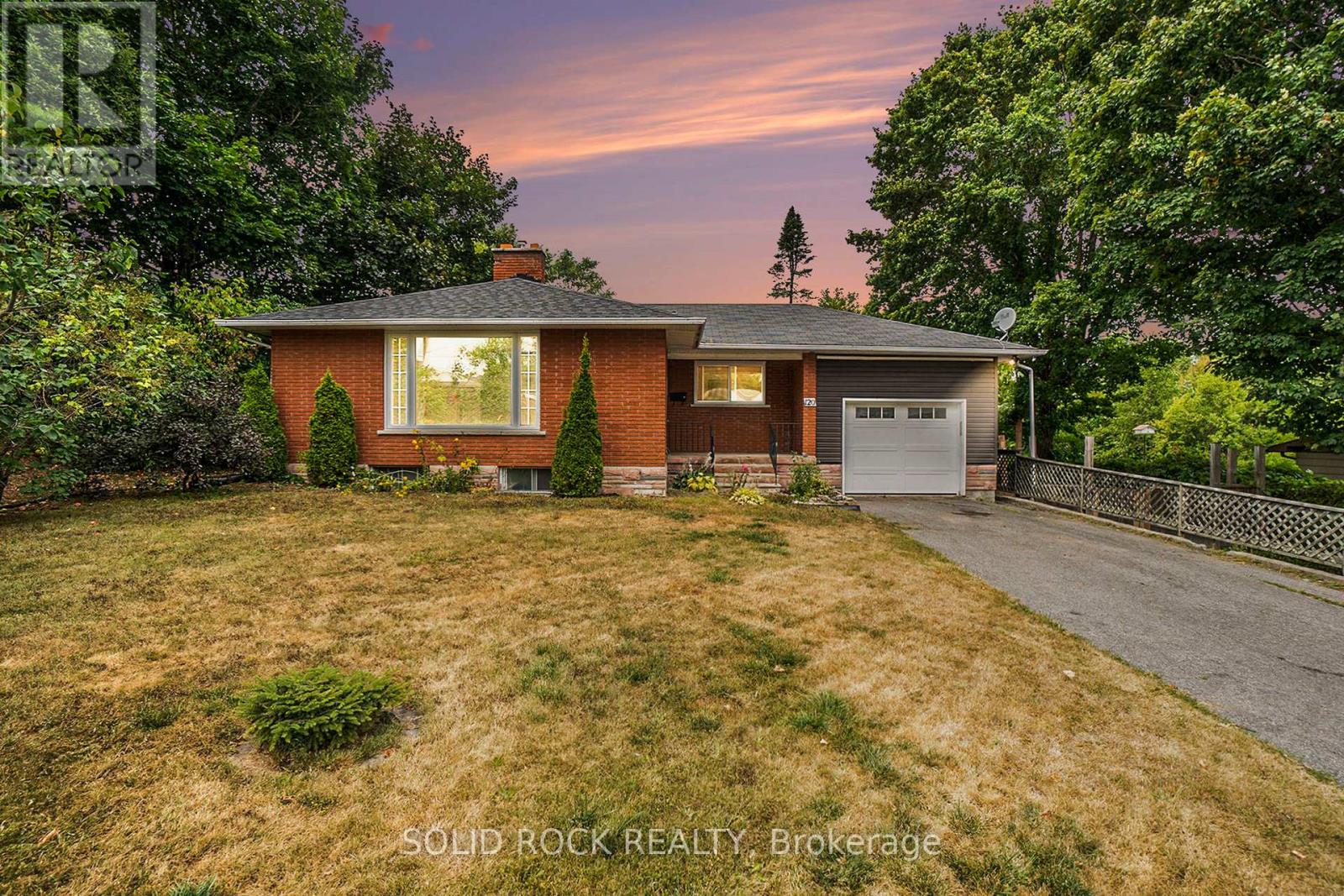 120 Ida St N, Arnprior, ON K7S 3J3