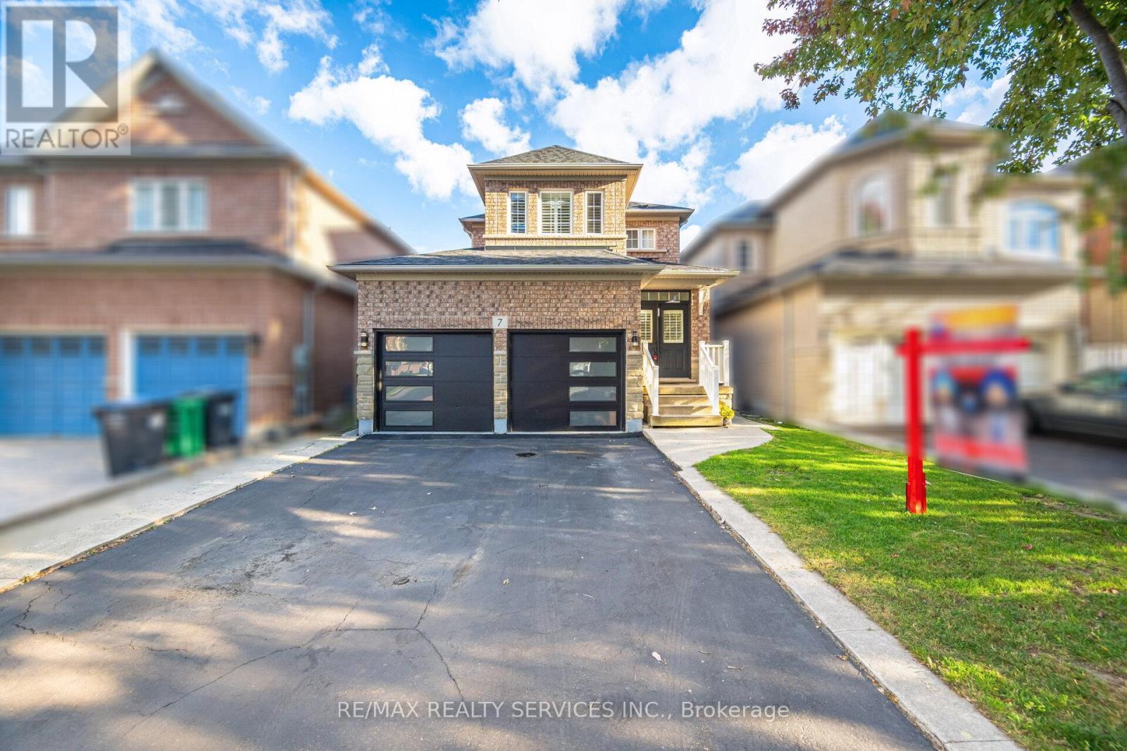 7 Blue Diamond Dr, Brampton, ON L6S 6J1