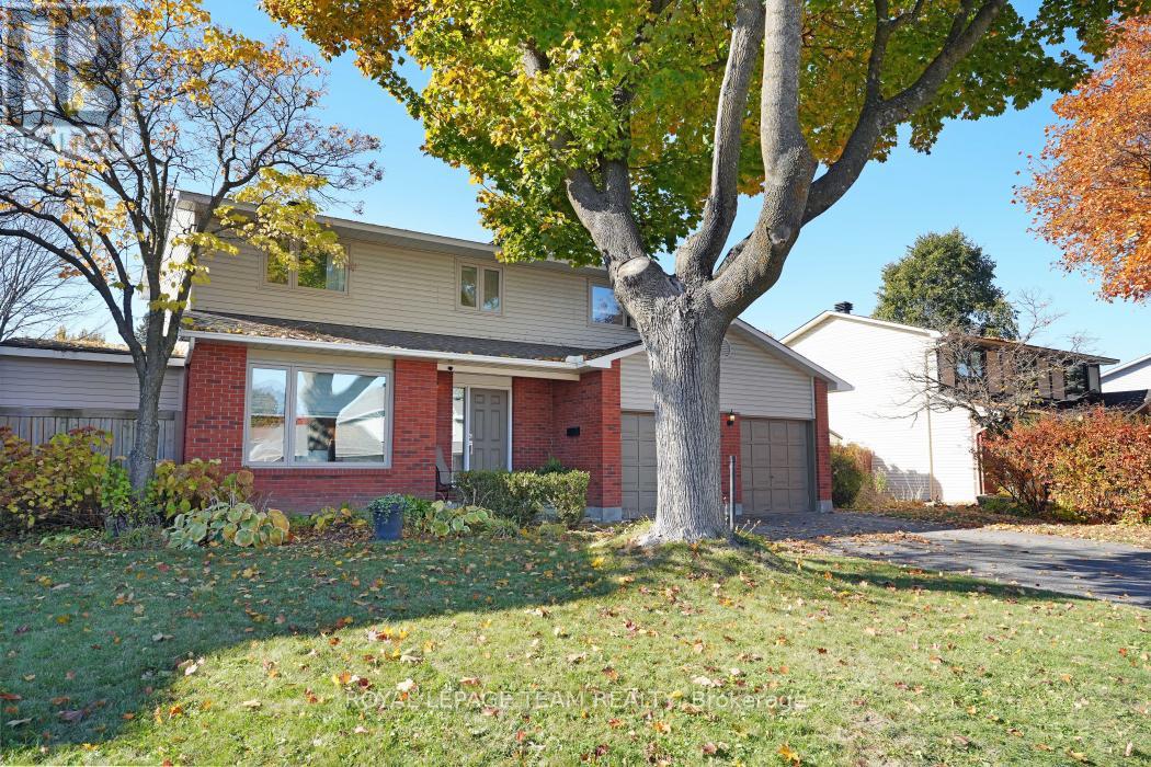 28 Holitman Dr, Ottawa, ON K2J 2A9