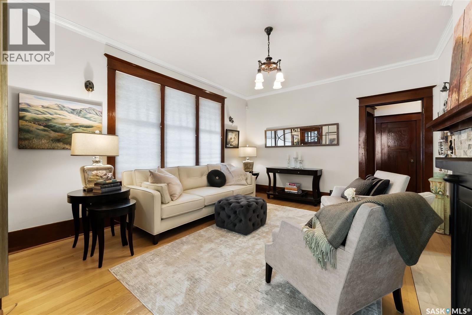 1706 15th Avenue, Regina, SK S4P 0Z7