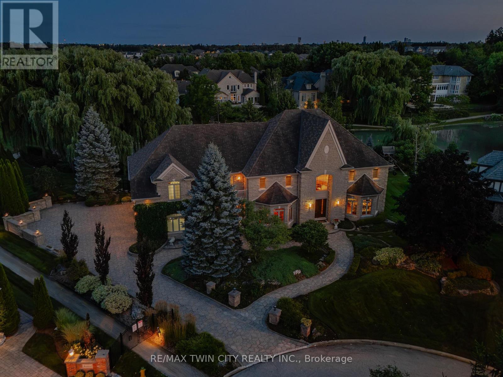 375 River Oak Pl, Waterloo, ON N2K 3N8