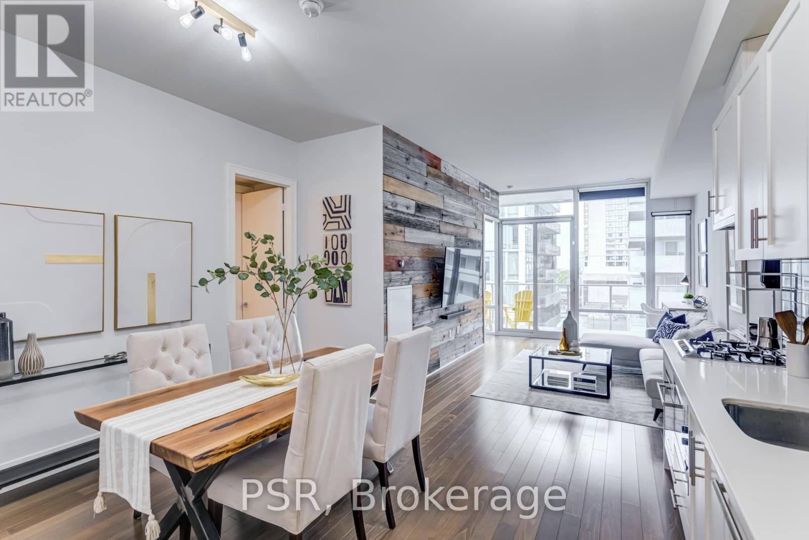 627 29 Queens Quay E, Toronto, ON M5E 0A4