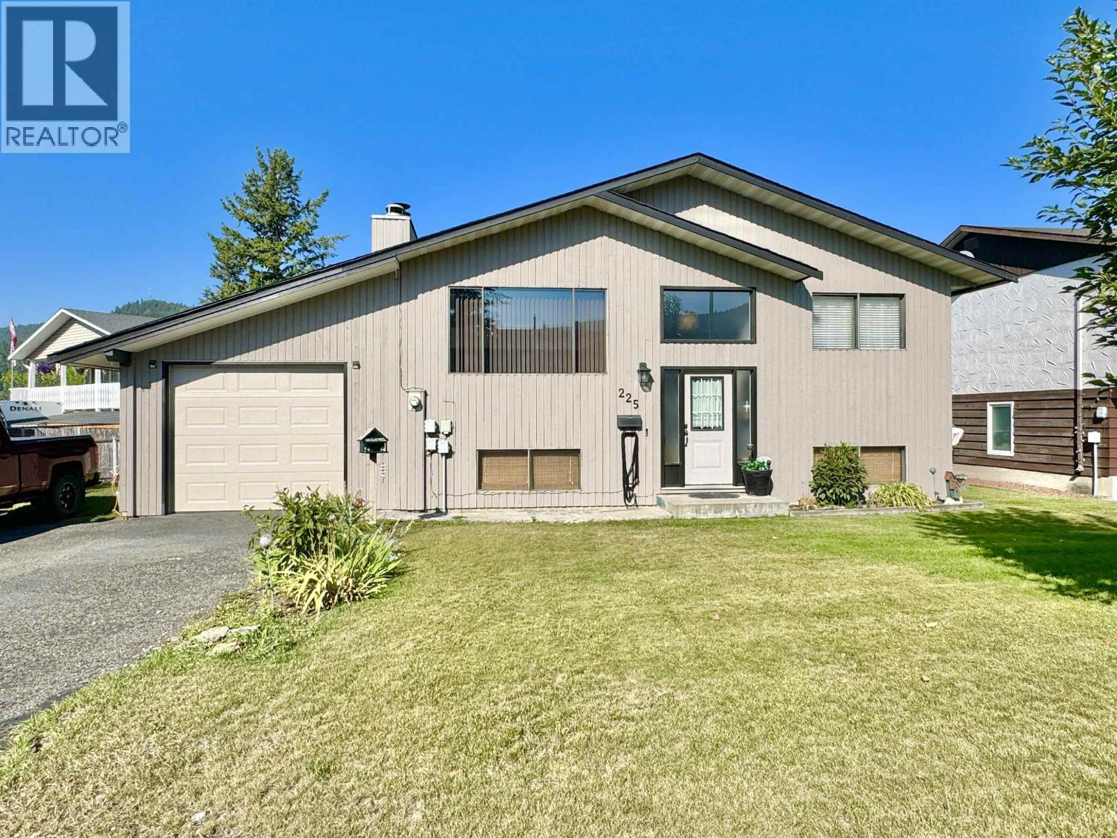 225 Litzenburg Cres, Williams Lake, BC V2G 4G7