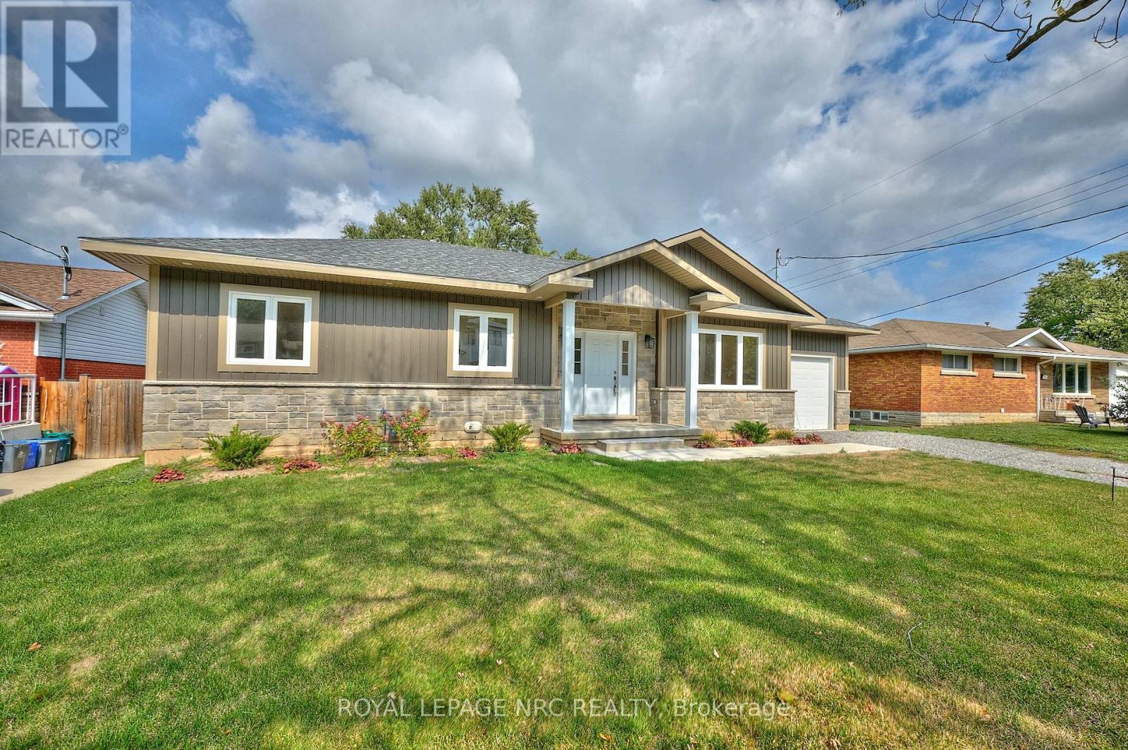 17 Glenbarr Rd, St. Catharines, ON L2T 1Y2