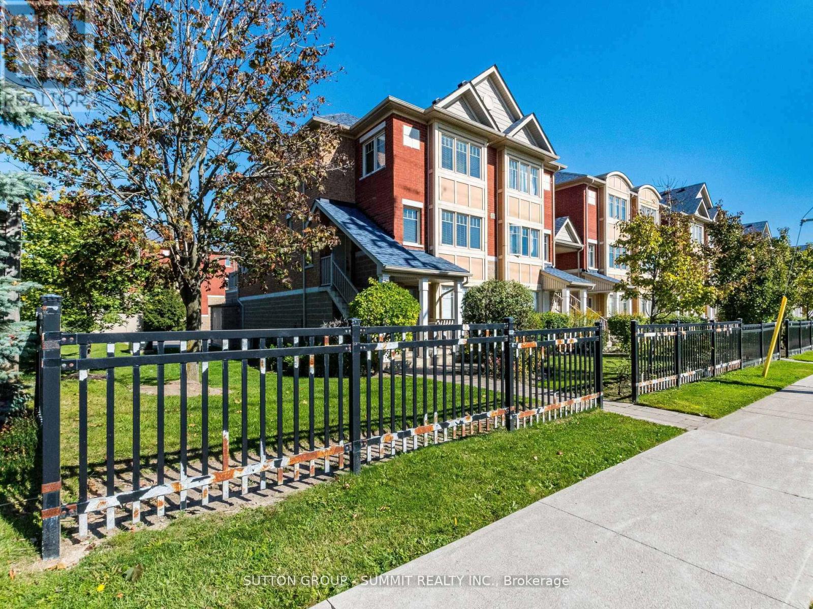 11 5035 Ninth Line, Mississauga, ON L5M 0E6