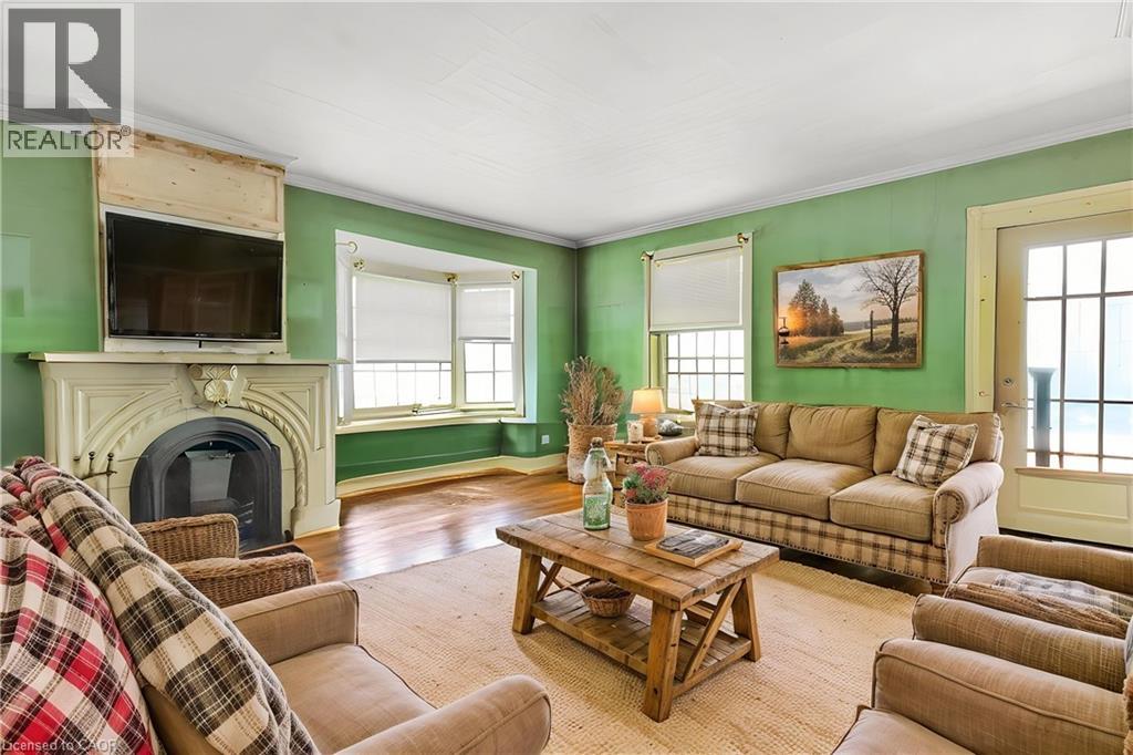 36 Elgin Es St W, Conestogo, ON N3B 1Y3