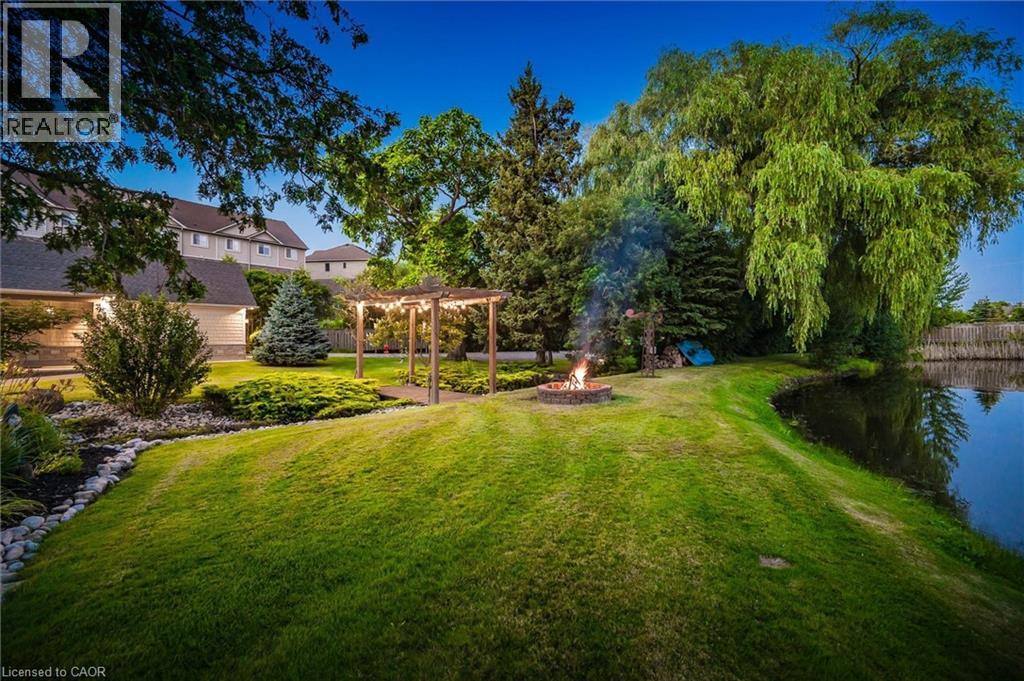 882-888 Fairway Rd N, Kitchener, ON N2A 0C2