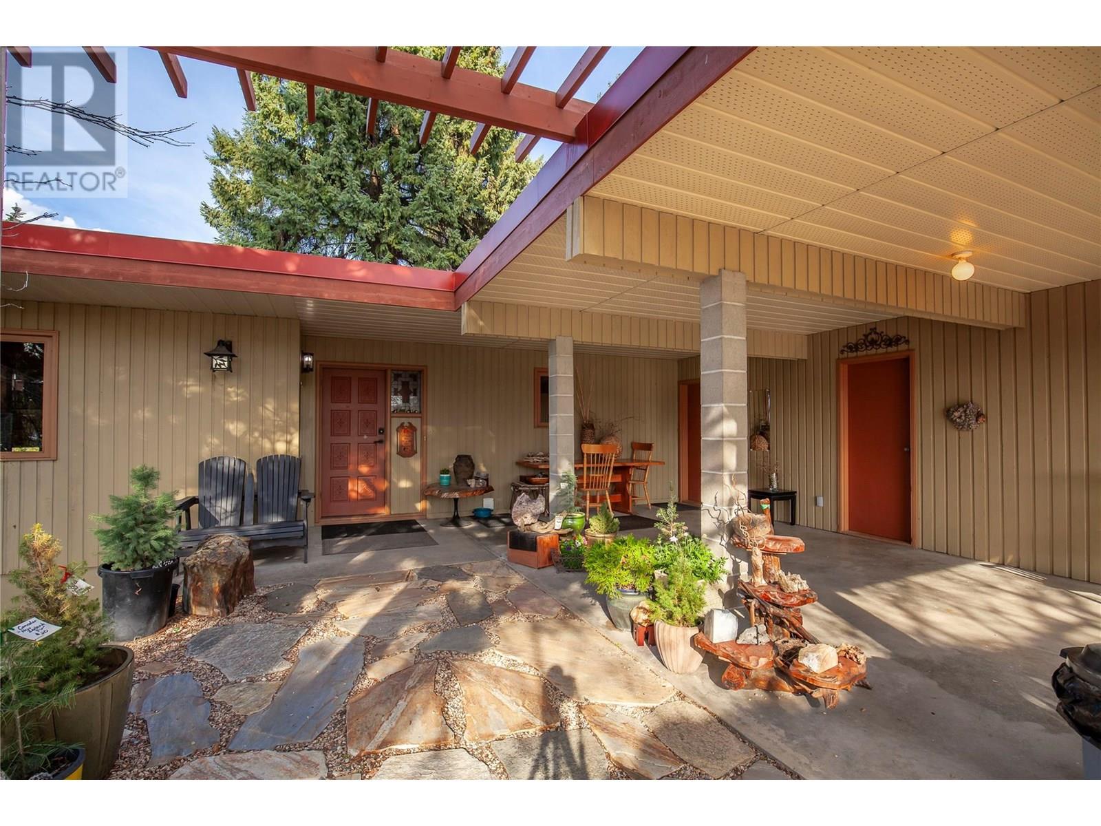 239 Stepping Stones Cres, Spallumcheen, BC V1H 1X2