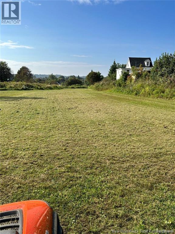 1163 King Ave, Bathurst, NB E2A 1S3
