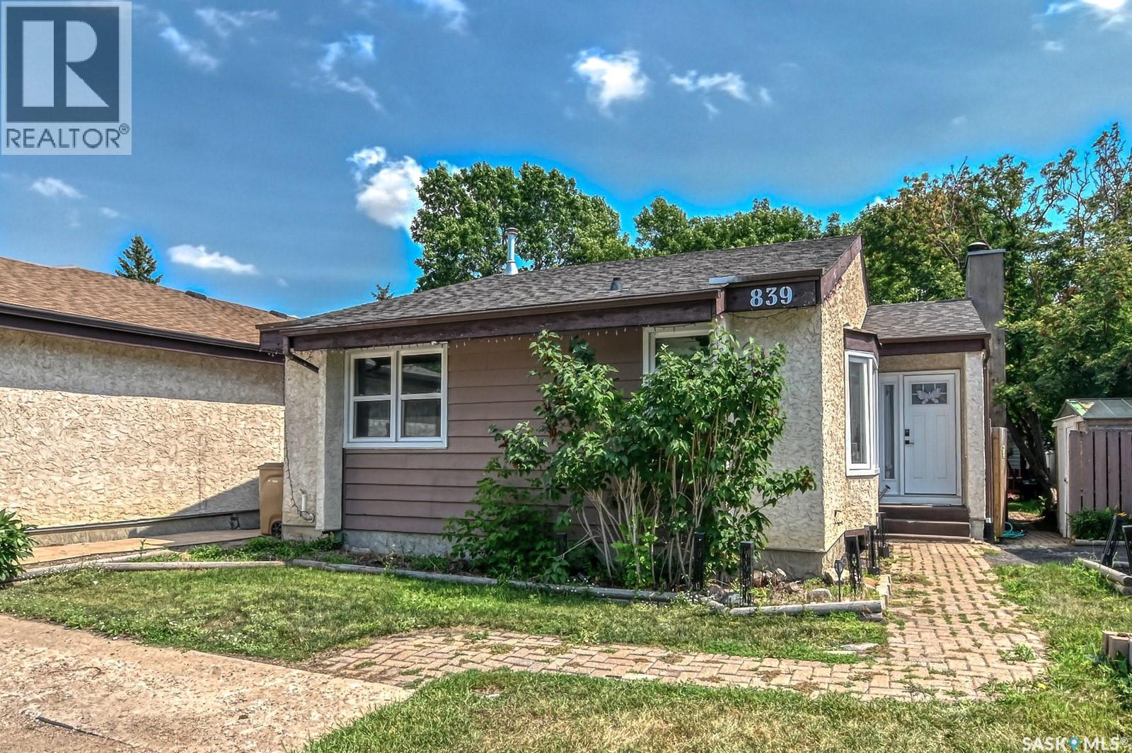 839 Athlone Dr N, Regina, SK S4X 2H2
