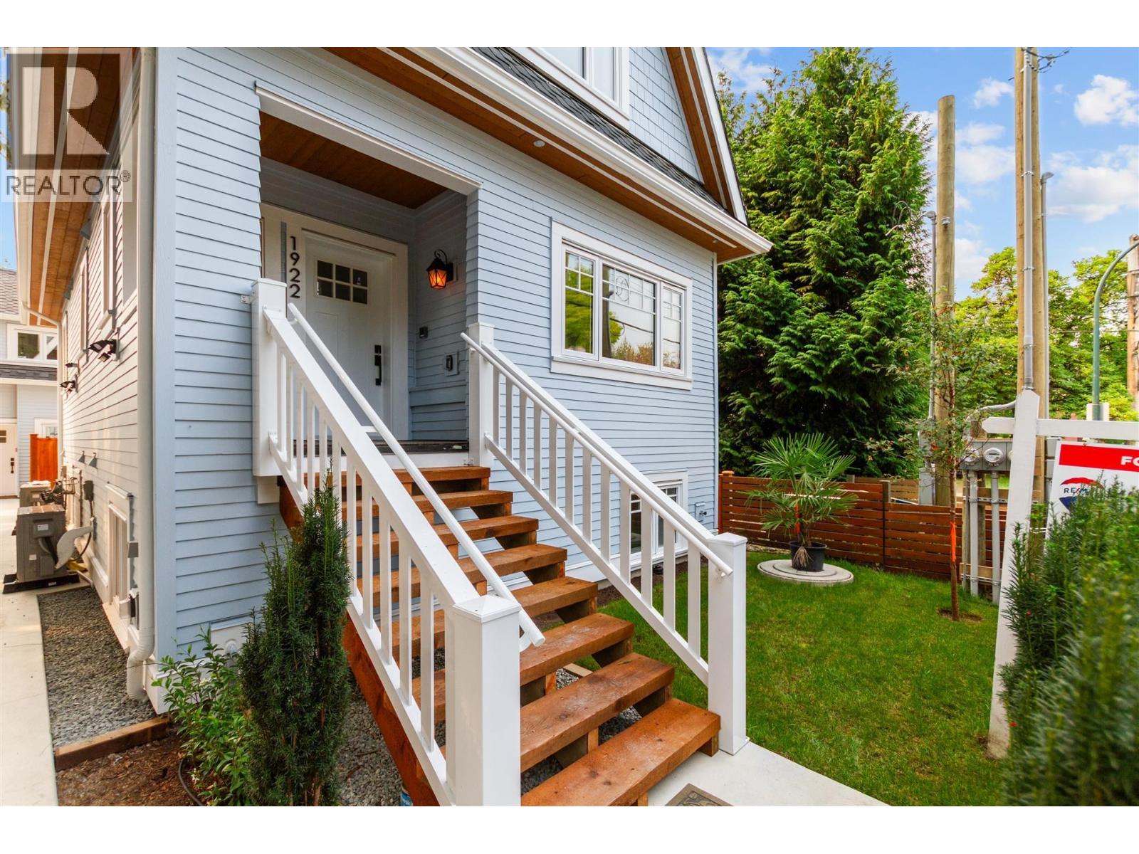 1922 William St, Vancouver, BC V5L 2R8