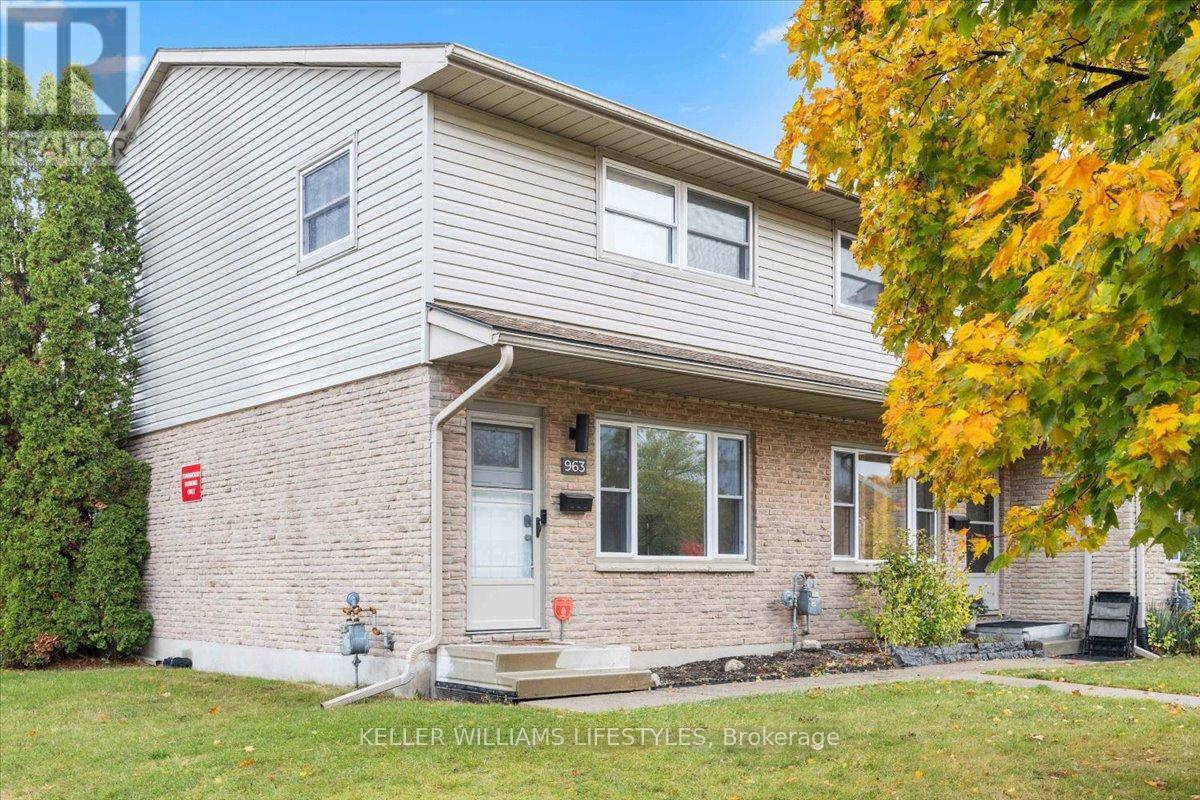 963 Notre Dame Dr, London, ON N6J 3C3