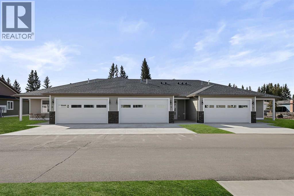 610 4 Avenue Sw Unit 5, Sundre, AB T0M 1X0