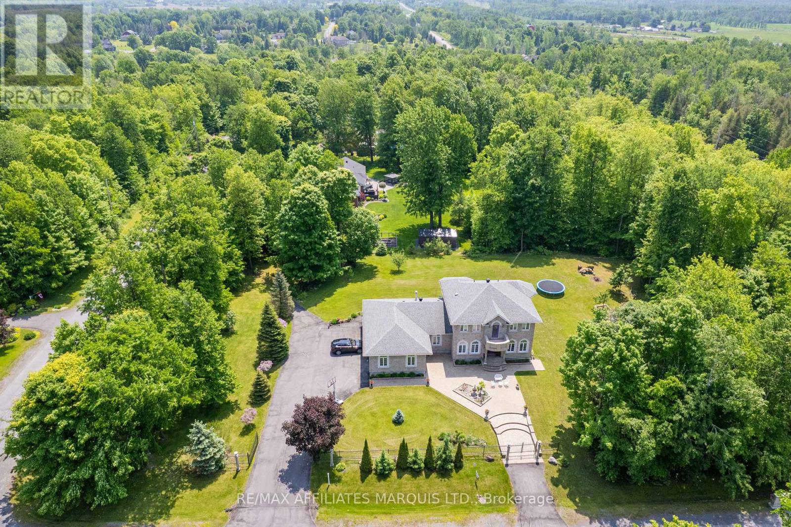 16935 Beaver Dam Dr, South Stormont, ON K0C 1P0